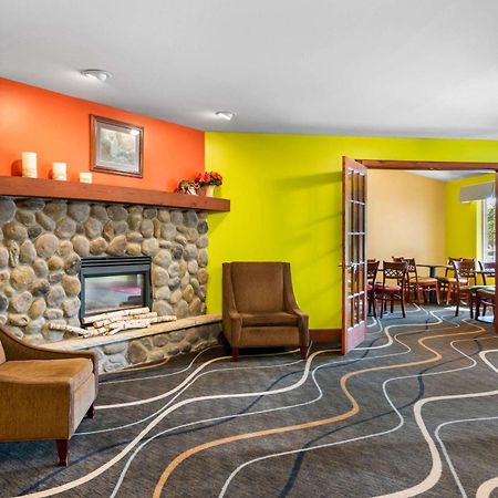 Econo Lodge Inn & Suites Eau Claire Exterior foto