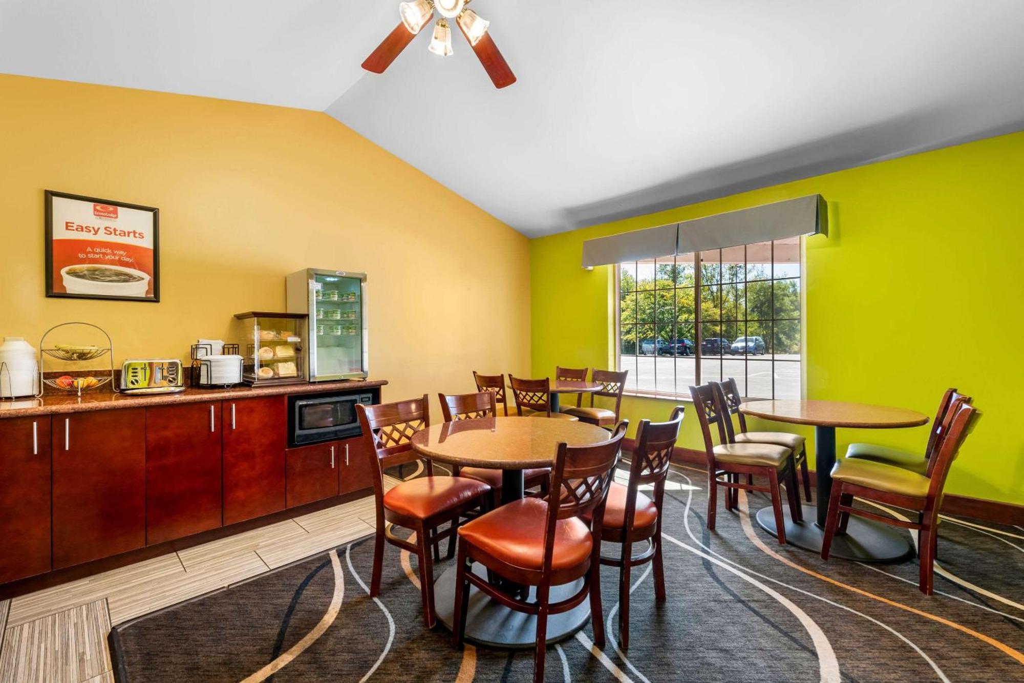 Econo Lodge Inn & Suites Eau Claire Exterior foto