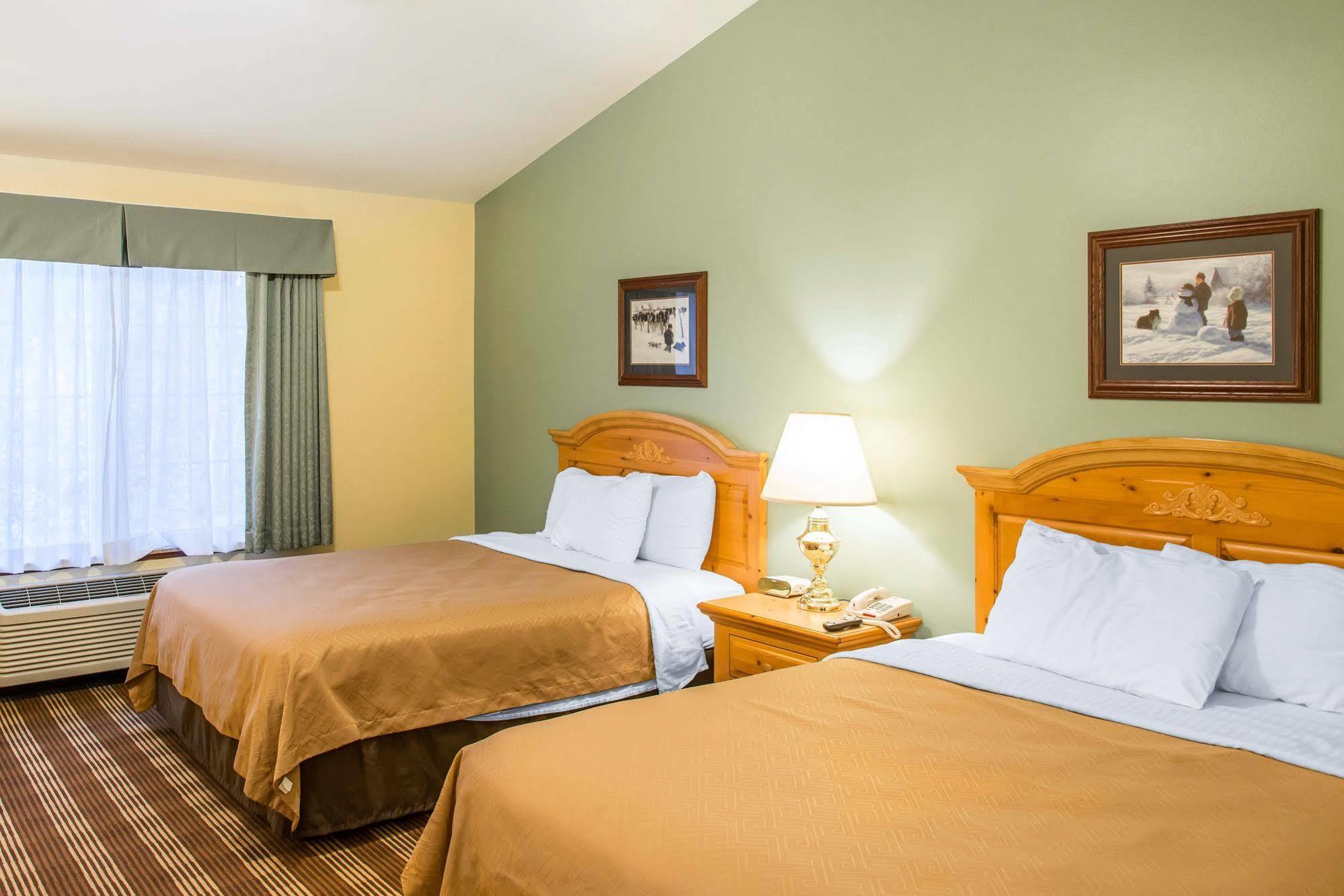 Econo Lodge Inn & Suites Eau Claire Exterior foto